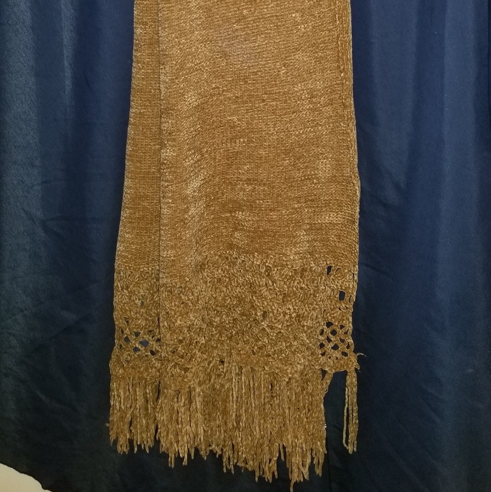 Beautiful Shawl  Fall - Picture 2 of 7